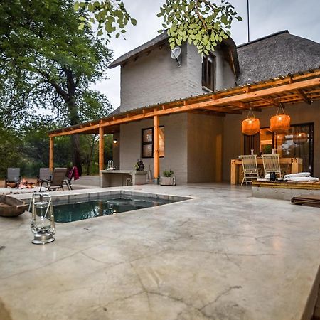 Khiza Bush Retreat Villa โฮดสปรูท ภายนอก รูปภาพ