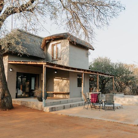 Khiza Bush Retreat Villa โฮดสปรูท ภายนอก รูปภาพ