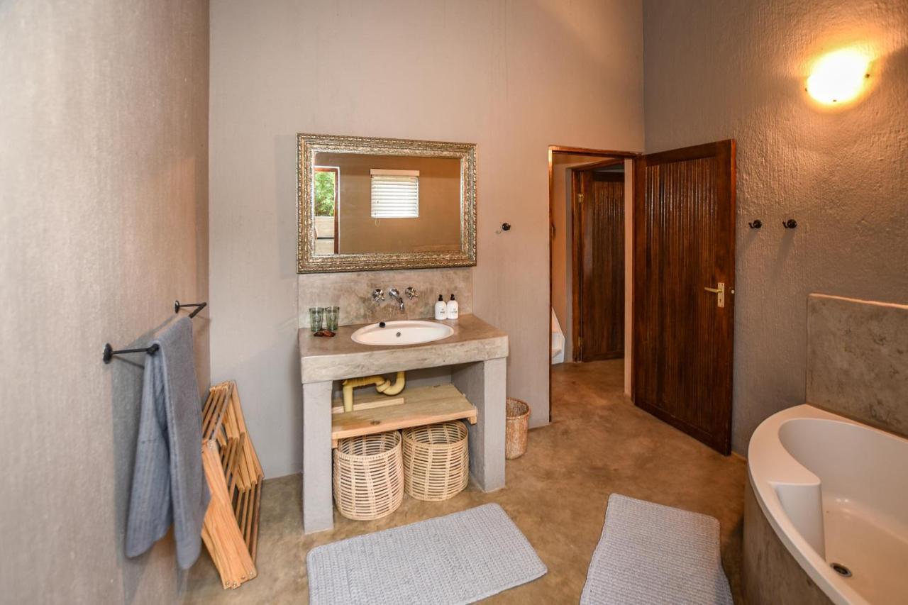 Khiza Bush Retreat Villa โฮดสปรูท ภายนอก รูปภาพ