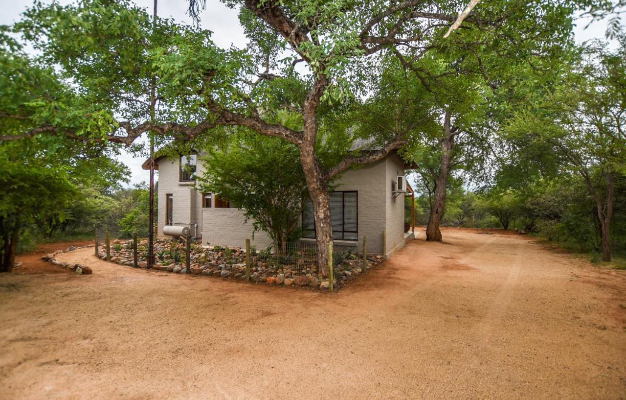 Khiza Bush Retreat Villa โฮดสปรูท ภายนอก รูปภาพ
