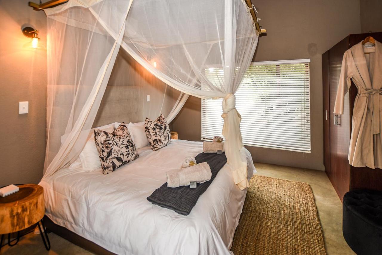 Khiza Bush Retreat Villa โฮดสปรูท ภายนอก รูปภาพ