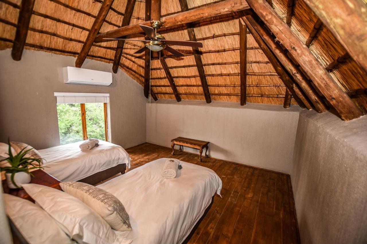 Khiza Bush Retreat Villa โฮดสปรูท ภายนอก รูปภาพ